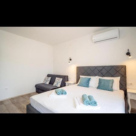 Apartman Jan Karlobag Bagian luar foto